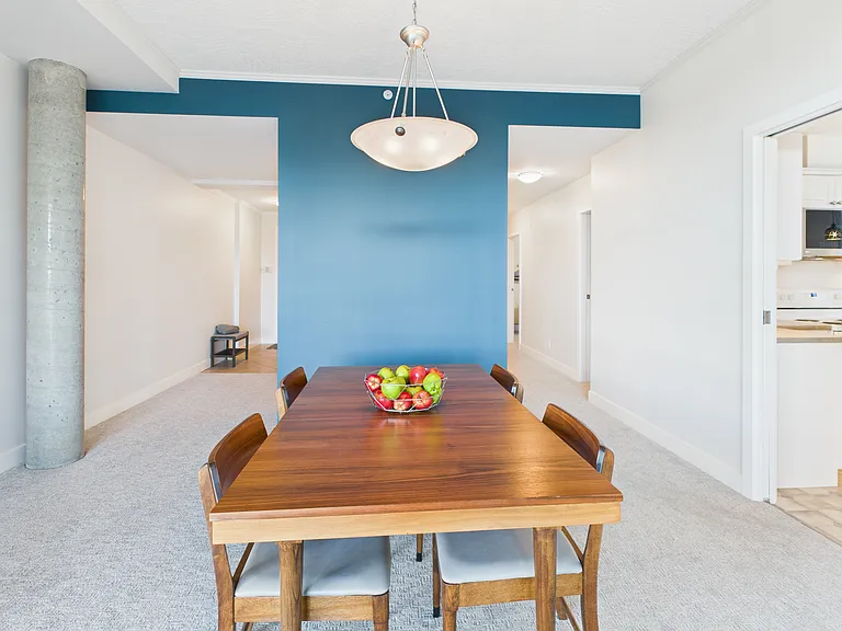 Sayward Hill Cres — Photo 18