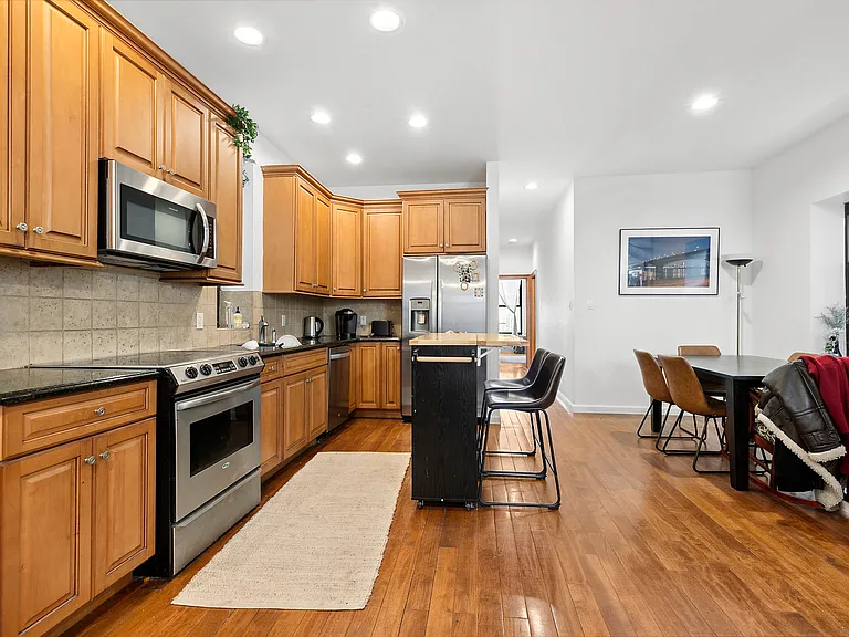 65 W 70th St #6N — Photo 1