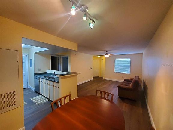 5th image of 3036 Parkway Blvd APT 201