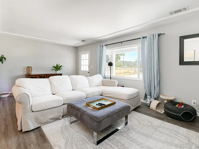 12738 Lakeshore Dr — Photo 8