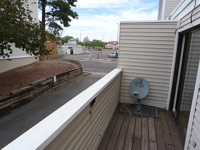 1050 S Monaco Pkwy #15 — Photo 10