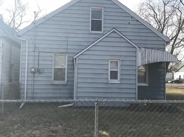 2916 W Meidroth St, Peoria, IL 61605