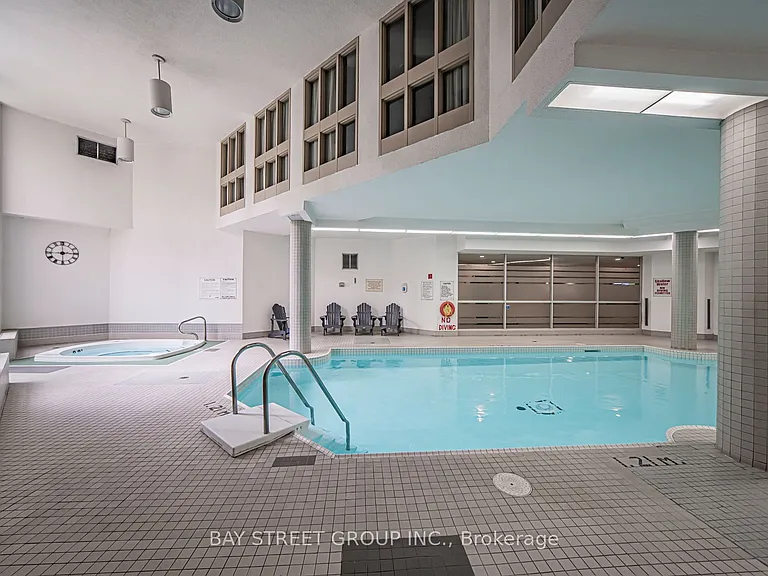 326 Major Mackenzie Dr E #102 — Photo 12
