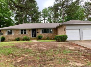 235 Fairview Rd SW, Camden, AR 71701