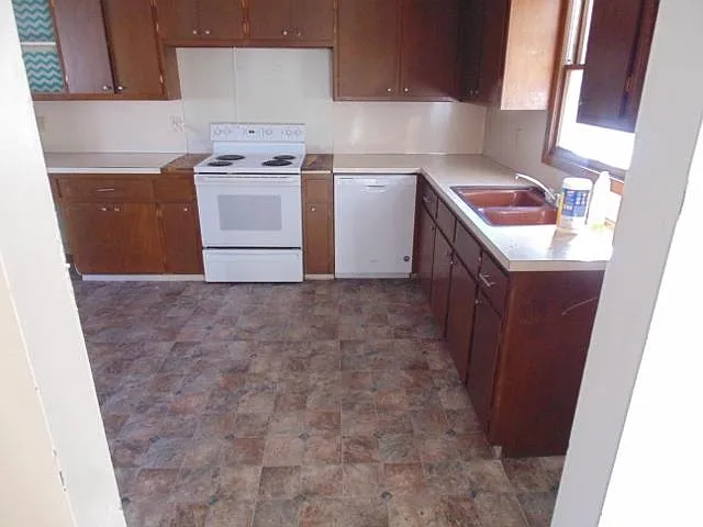 1110 Kingston Ave — Photo 6