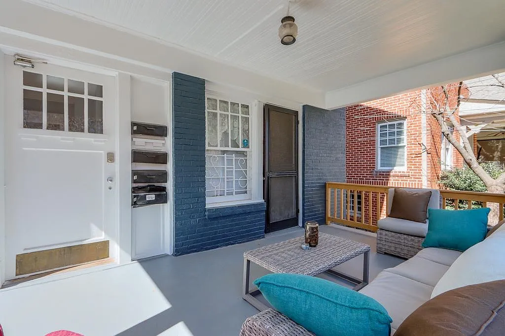 594 Seminole Ave NE — Photo 3