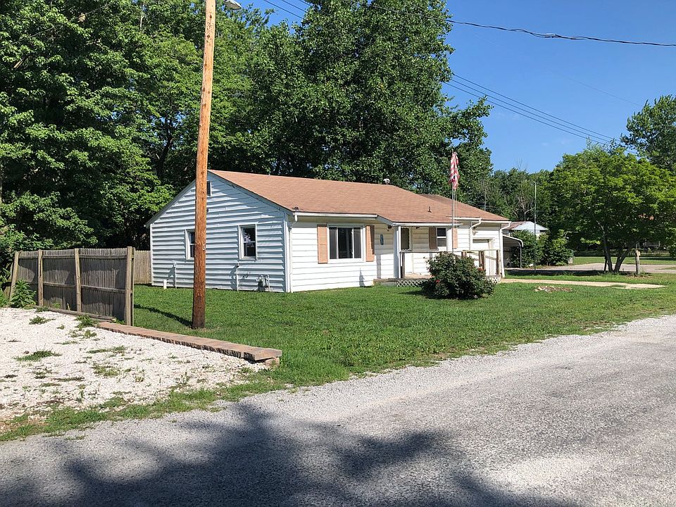 704 Central Ave, Kane, IL 62054 Zillow