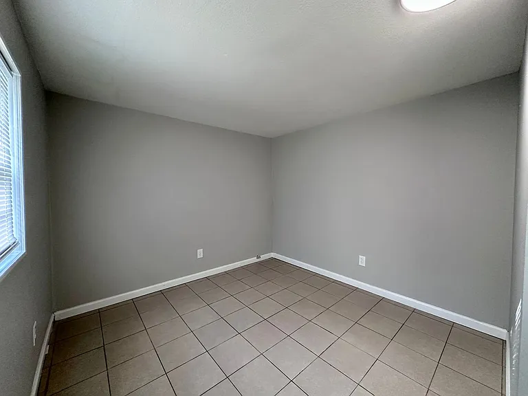 204 Courtyard Cir — Photo 117