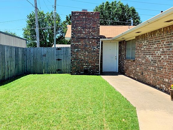 2nd image of 4706 NW Motif Manor Blvd APT B