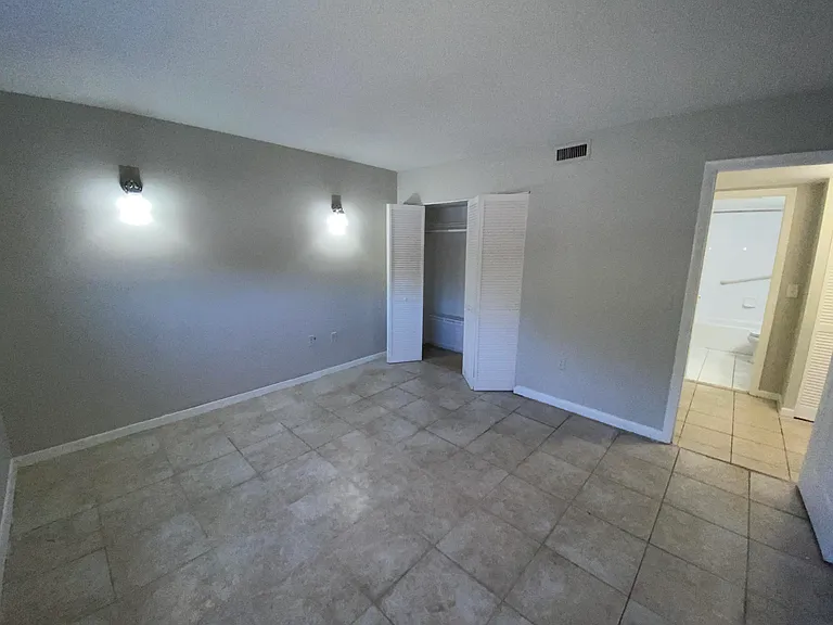 650 SW 2nd Ave #149 — Photo 15