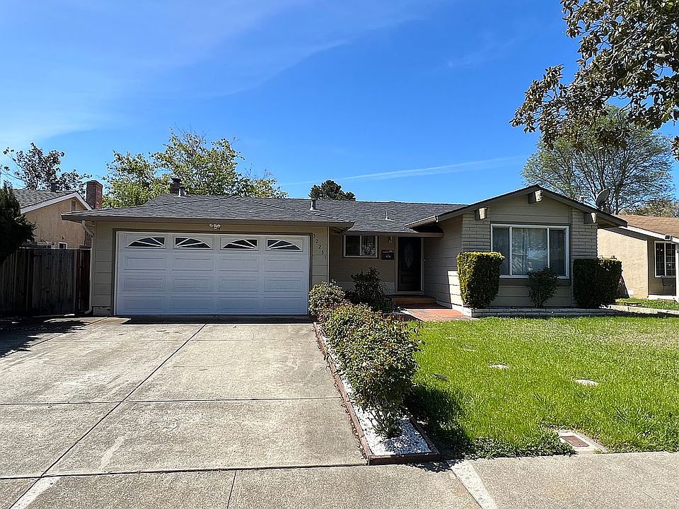 1st image of 32231 Coronation Dr