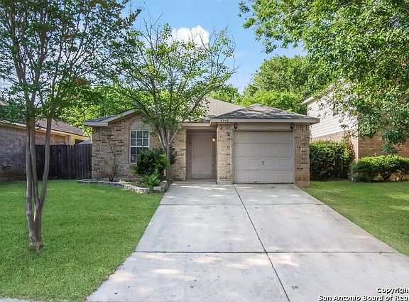 2nd image of 9243 Encino Vlg
