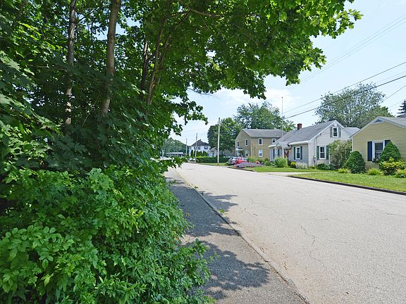 5th image of 12 Lamothe Avenue