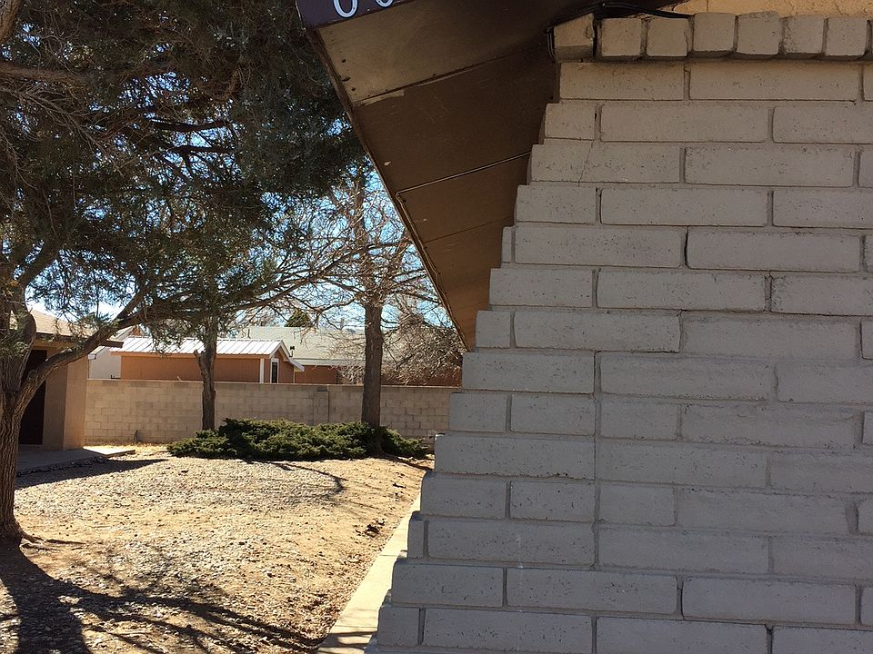 2nd image of 605 Jackson Ave