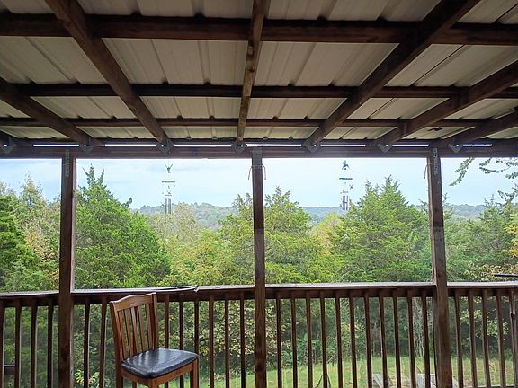 3rd image of 830 Arrowhead Lake Rd