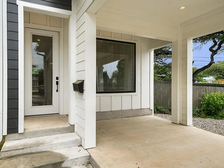3204 Overcup Oak Dr #B — Photo 3