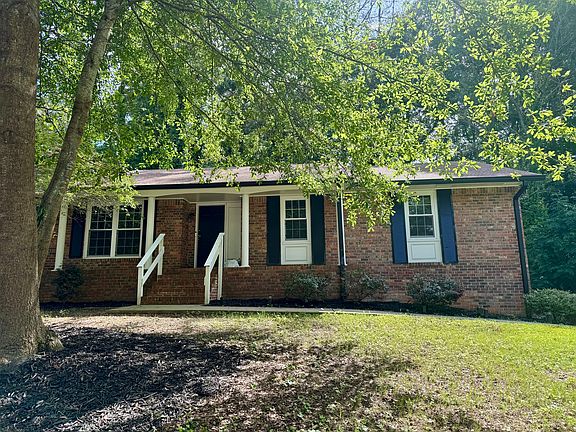 2nd image of 118 Hickory Dr