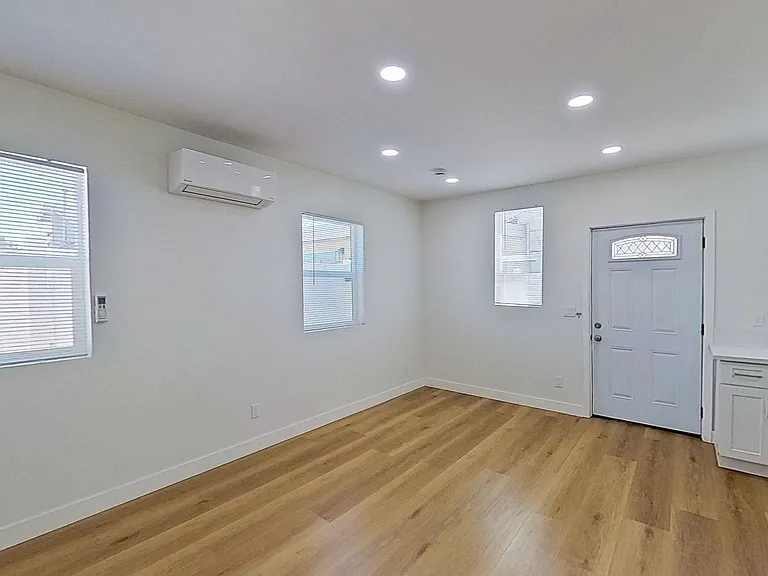 5924 Whitewood Ave — Photo 7