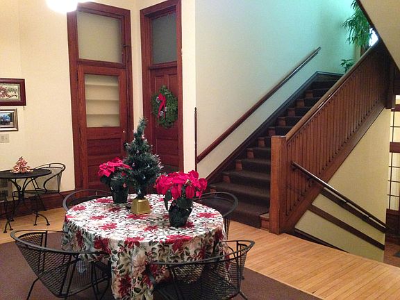 2nd image of 1018 1st St S APT 1