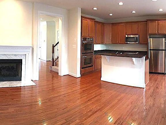 4th image of 2094 Hutchison Grove Ct