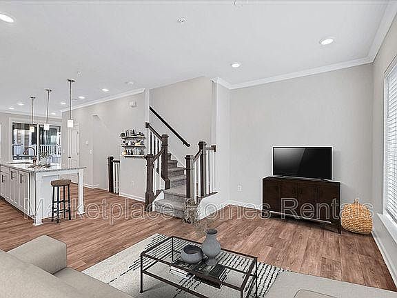 4th image of 16125 Connors Way #95eab6edc