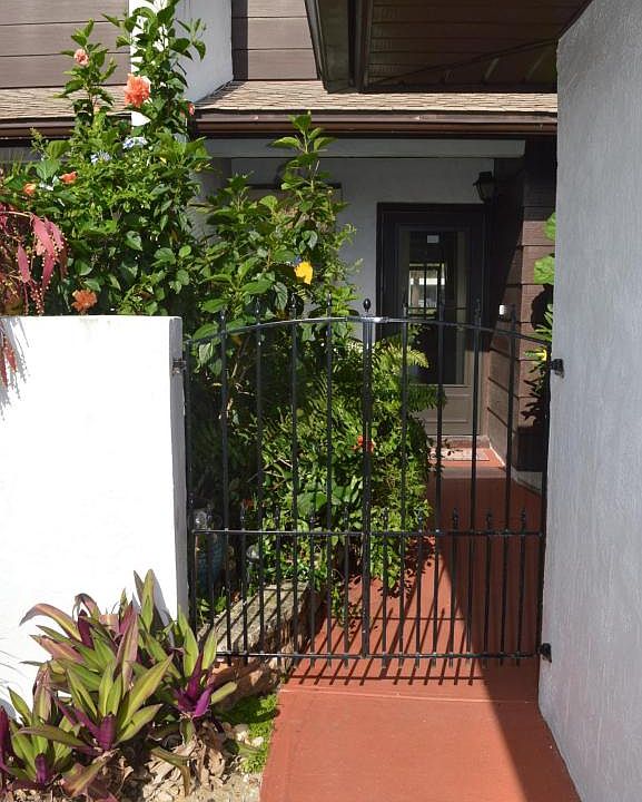 1st image of 722 Palm Springs Cir