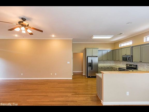 5th image of 1804 Airborn Dr