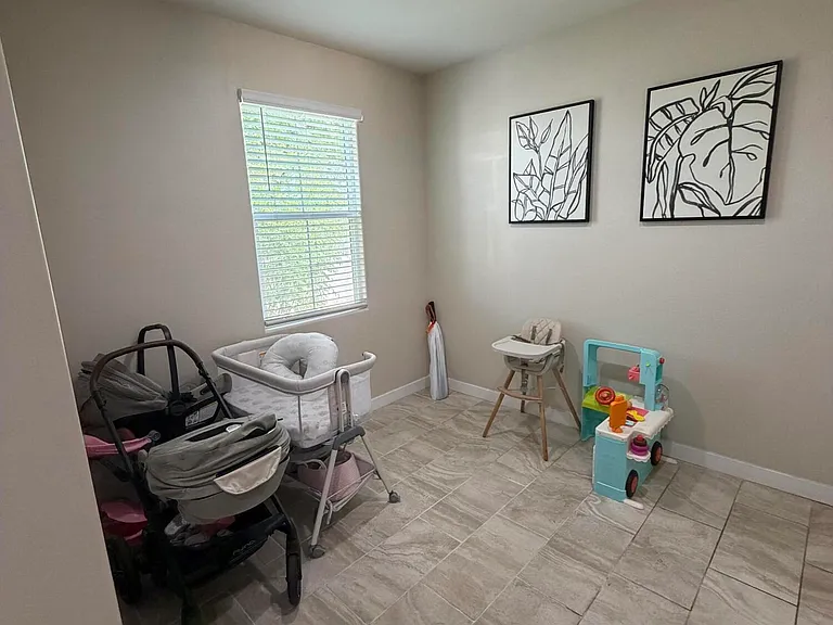 7836 W Riverside Ave — Photo 2