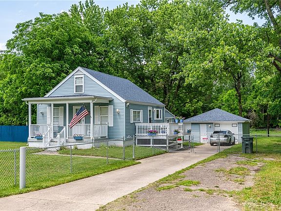 3rd image of 6201 Nathaniel St