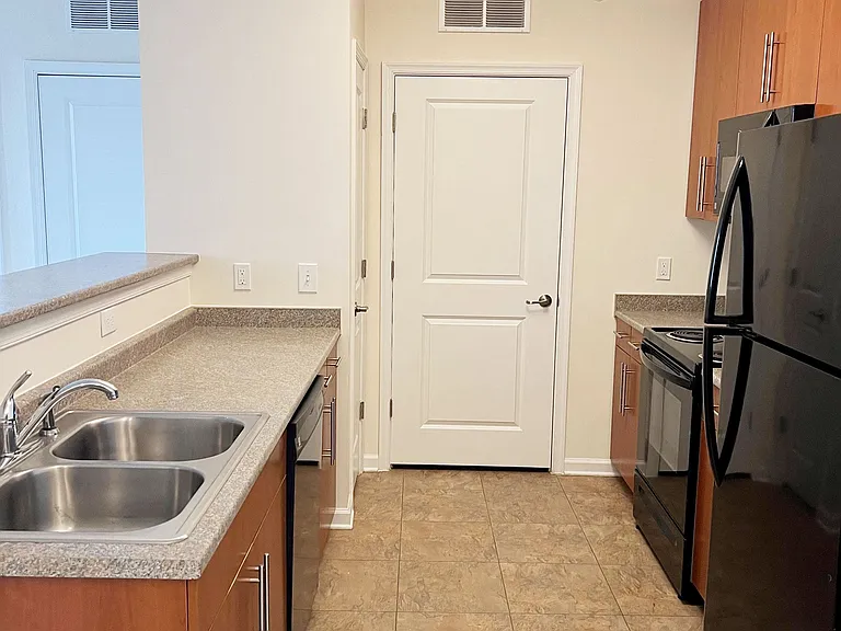 Belmont at Tryon Apartments — Photo 180