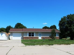 120 Bayberry Ln, North Liberty, IA 52317