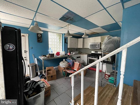 4th image of 5809 Chew Ave