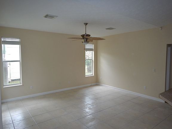 5th image of 811 SW Idol Ave