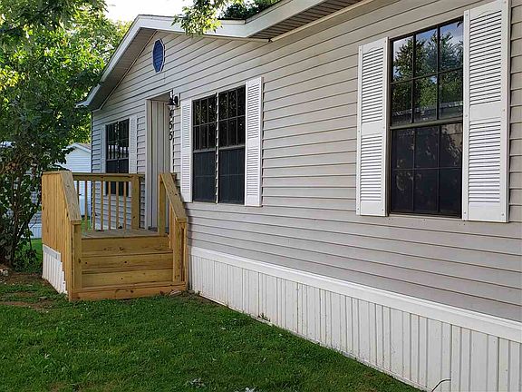 2nd image of 2 Hickory Dr