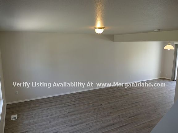 3rd image of 629 W Idaho Ave