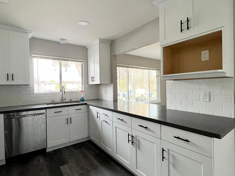 698 Danforth Dr — Photo 10