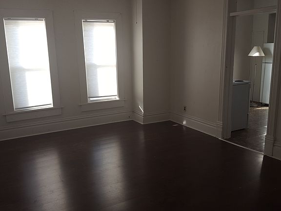 3rd image of 231 W 6th St