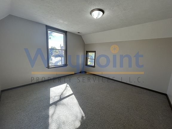 4th image of 116 E Washington St #1/2