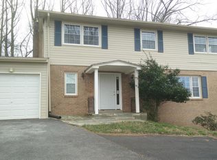 8614 Tuckerman Ln, Potomac, MD 20854