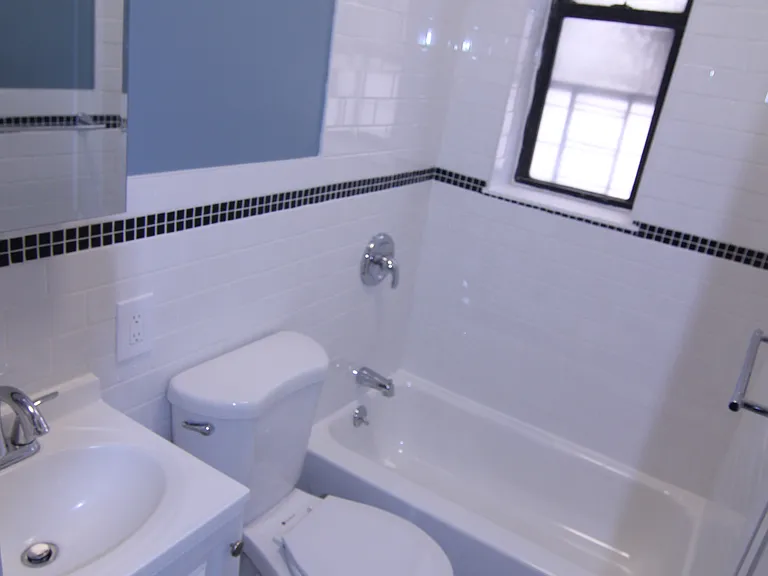 39-31 24th St #7 — Photo 8