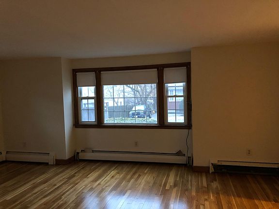 2nd image of 16 Essex St