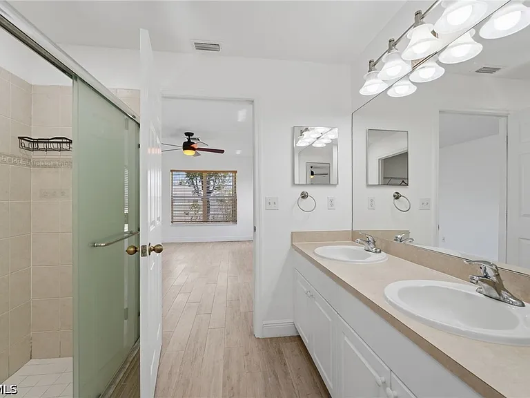 1309 SW 29th St — Photo 13