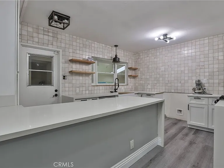 3031 Chestnut St — Photo 8