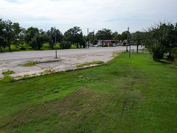 4th image of 6805 Bayway Dr