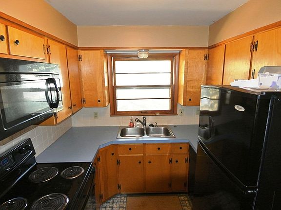 3rd image of 1711 Sunset Dr