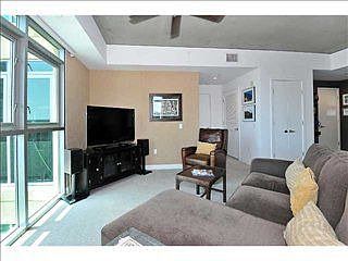 4th image of 801 Ash St Unit 1003