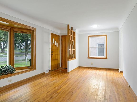 3rd image of 787 Lake St