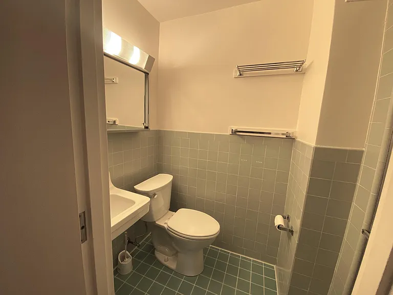 100 E Broadway St #803 — Photo 5