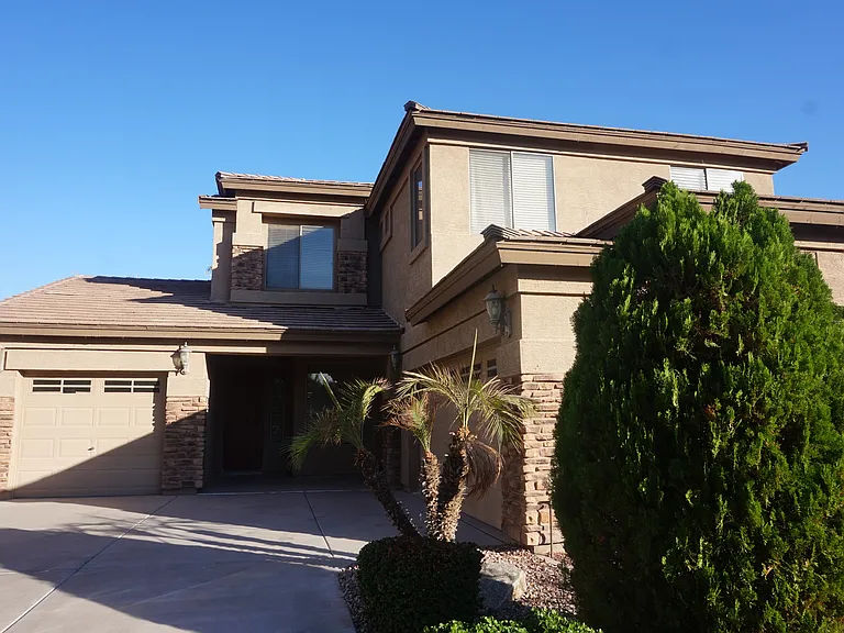 2586 E Remington Pl — Photo 1