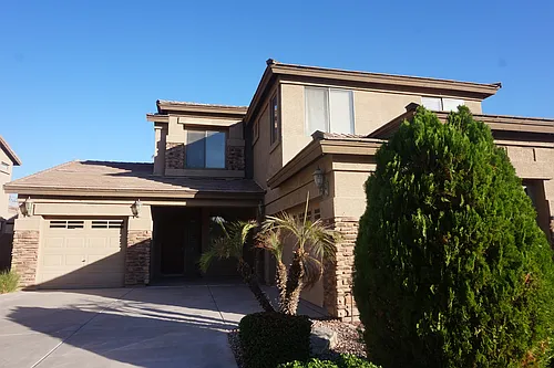 2586 E Remington Pl Photo 1